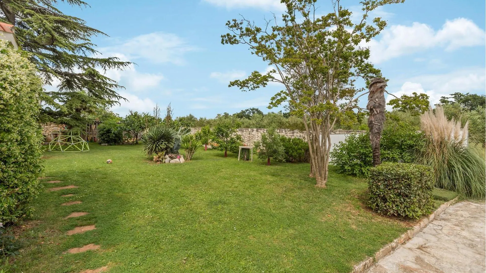 2 Bedroom Nice Home In Sveti Ivan 0*, Sveti Ivan (Istria) Croácia